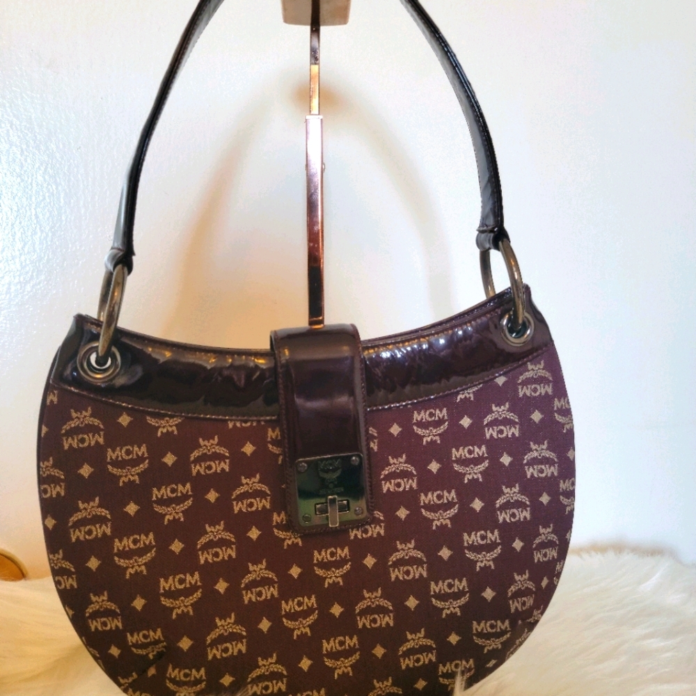 MCM AUTHENTIC